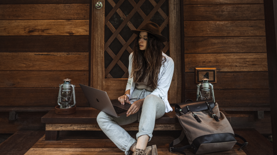 5 Easy Ways to De-stress After Work - Luna Sundara