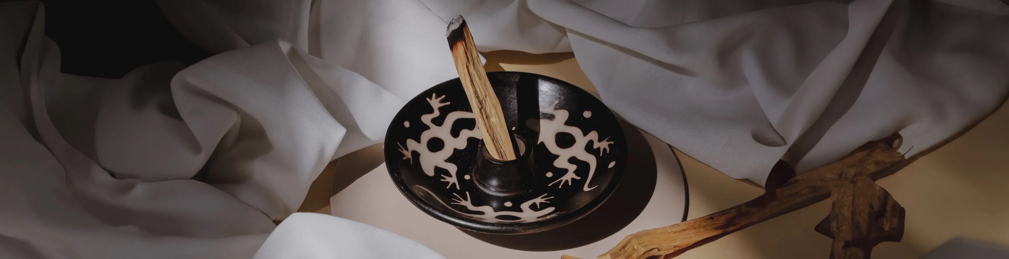 HOLDERS - Luna Sundara