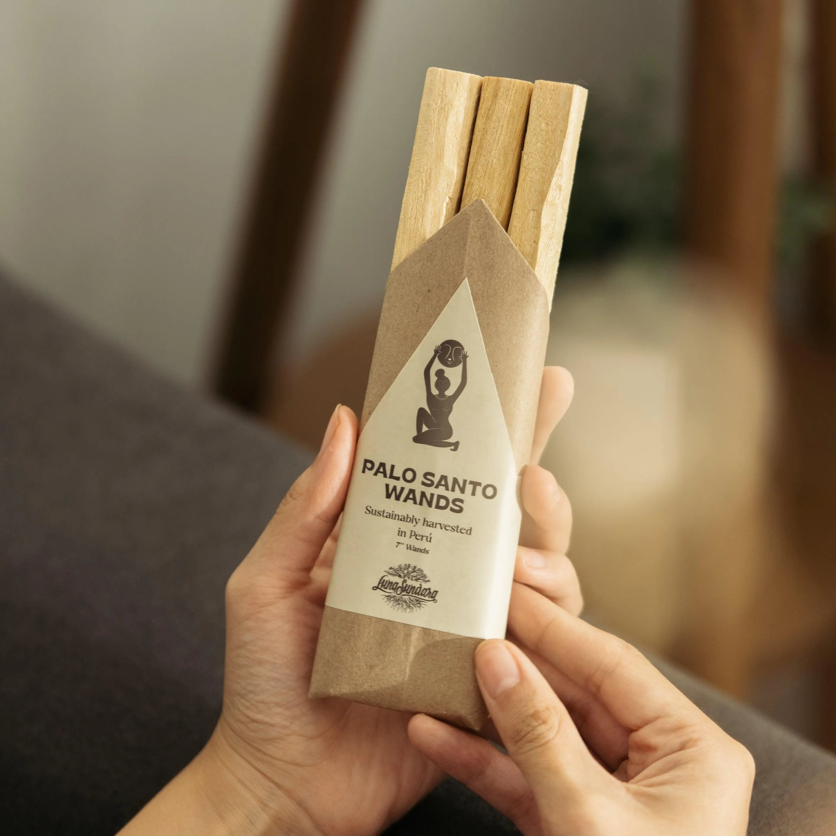 palo-santo-wands-7-sticks-luna-sundara-2 - Luna Sundara