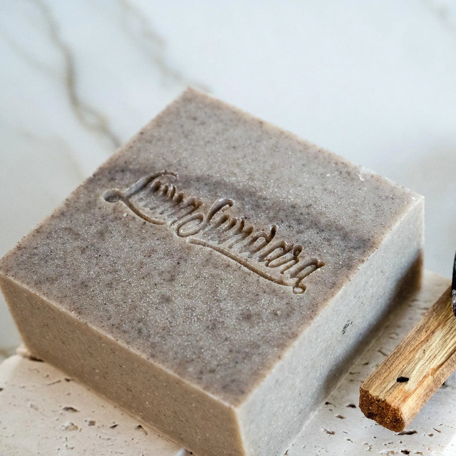 palo-santo-soap-infused-moisturizing-exfoliating-soap-bar-vegan-luna-sundara-6 - Luna Sundara