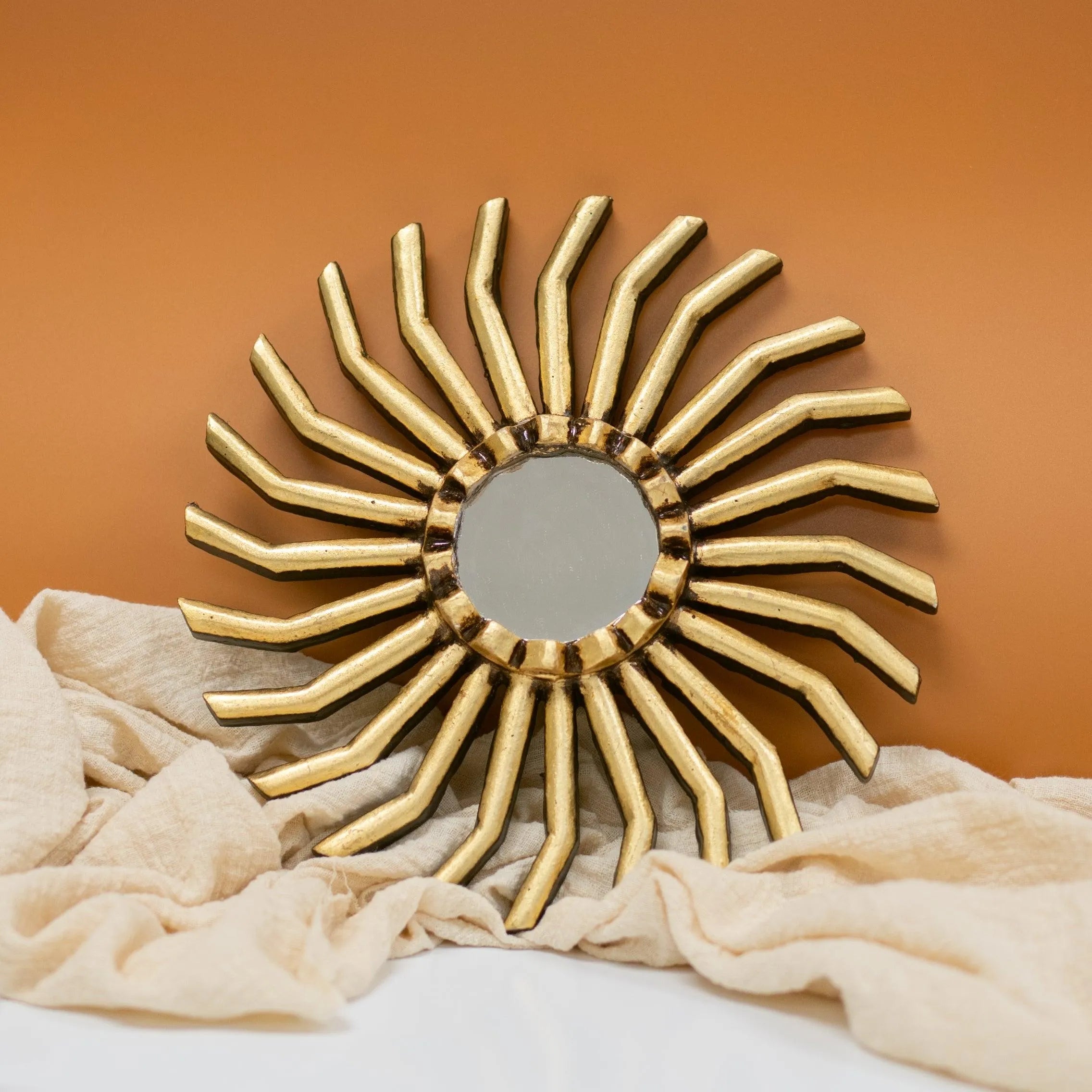 Peruvian Wall Mirror - Muyu – Luna Sundara